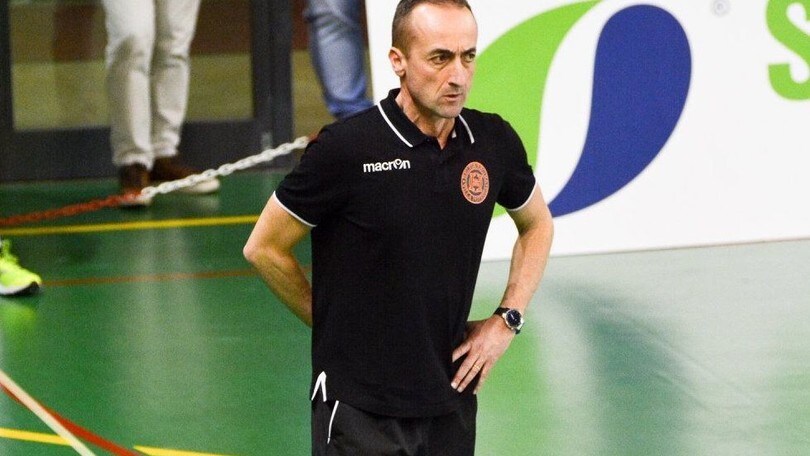 Luca Paniconi resta sulla panchina di Macerata