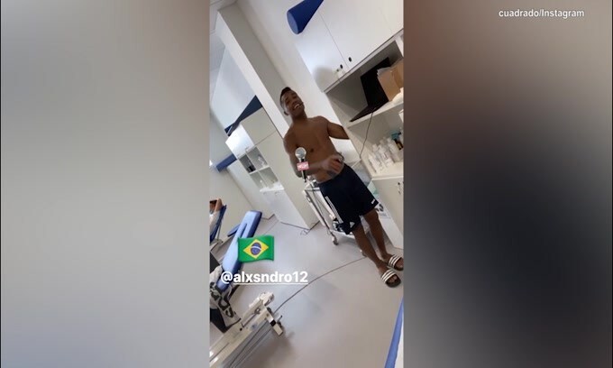 Juve, Alex Sandro cantante. De Ligt, ma come mangi?