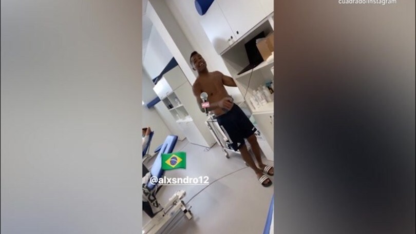 Juve, Alex Sandro cantante. De Ligt, ma come mangi?