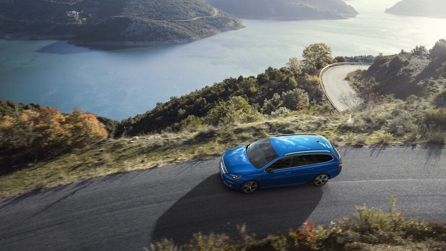 Peugeot 308 gamma 2020 FOTO