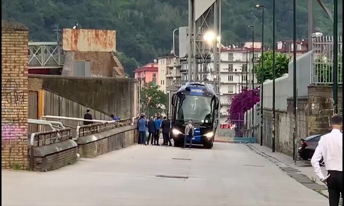 Verso Napoli-Inter, il pullman nerazzurro al "San Paolo"