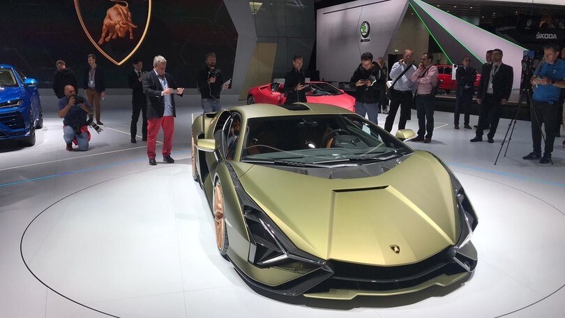 Lamborghini rinuncia ai saloni dell'auto