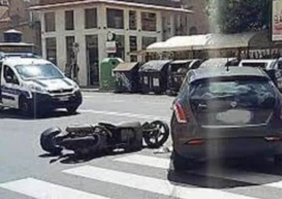 Roma, Bobo Craxi vittima di un incidente sullo scooter