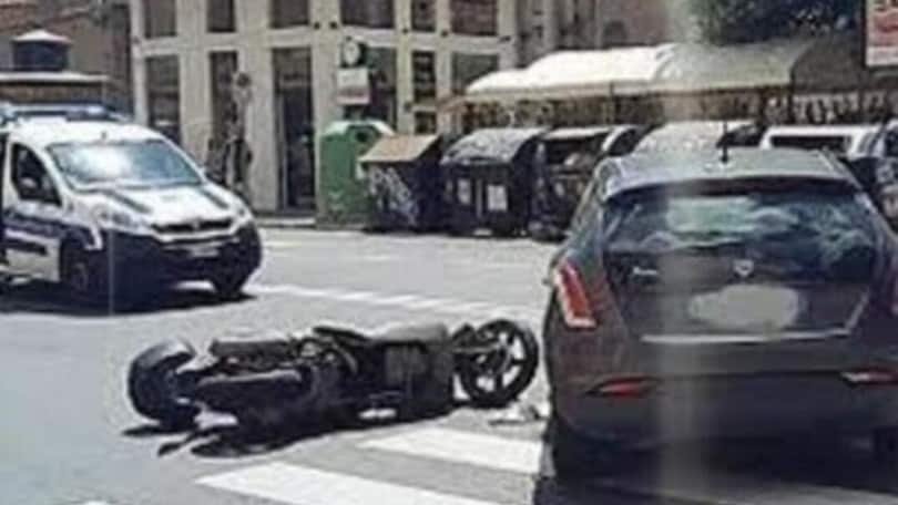 Roma, Bobo Craxi vittima di un incidente sullo scooter