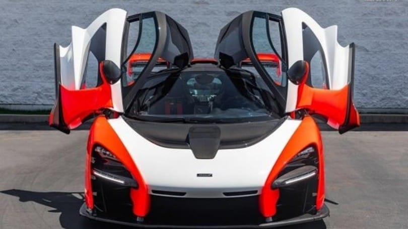 McLaren Senna con livrea Marlboro: gli scatti