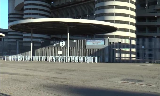 Inter-Sampdoria, l'esterno di San Siro è vuoto