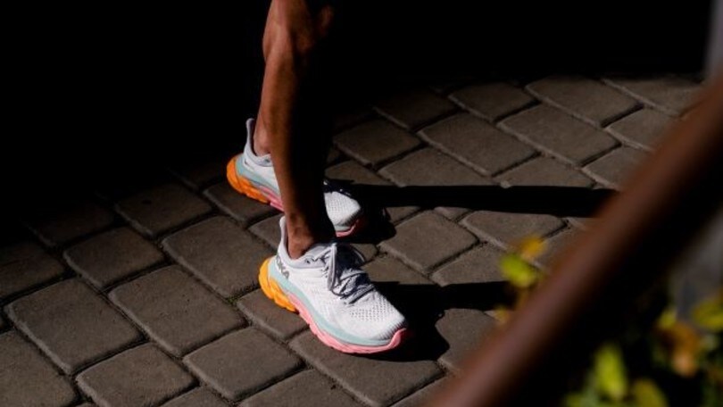 HOKA ONE ONE lancia Clifton Edge, il top dell'innovazione tecnologica