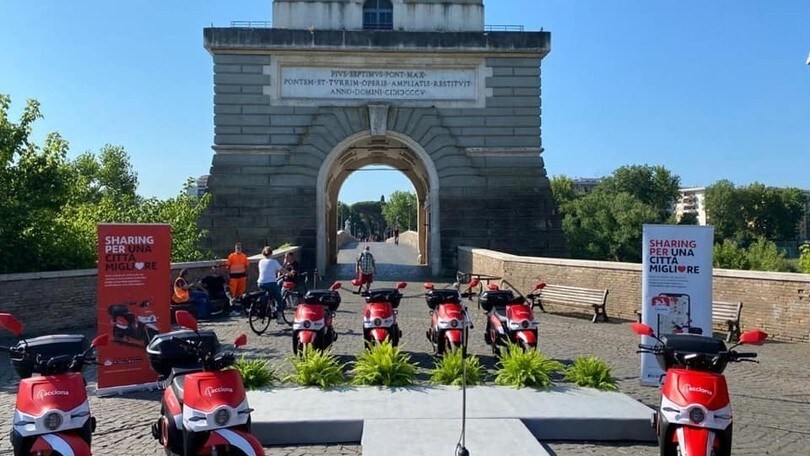 Roma, da Milano arriva lo scooter sharing di Acciona