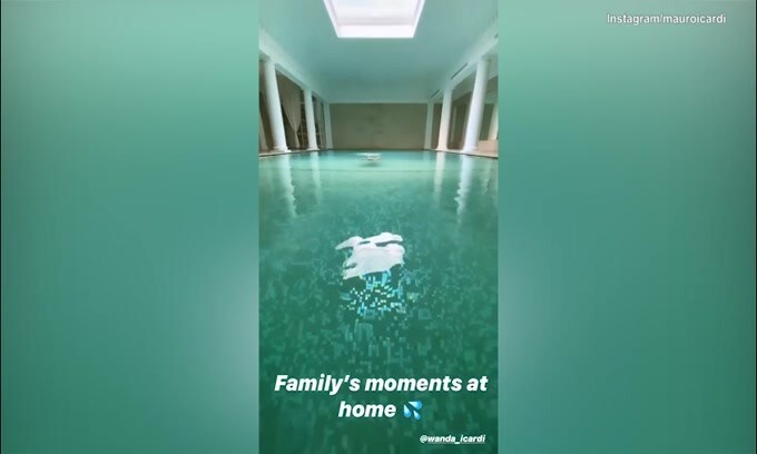 Icardi, relax in famiglia tra piscina e cortile