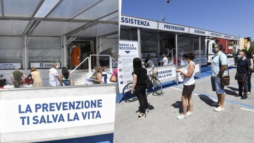 Coronavirus, Mondragone: gli abitanti in fila per il tampone