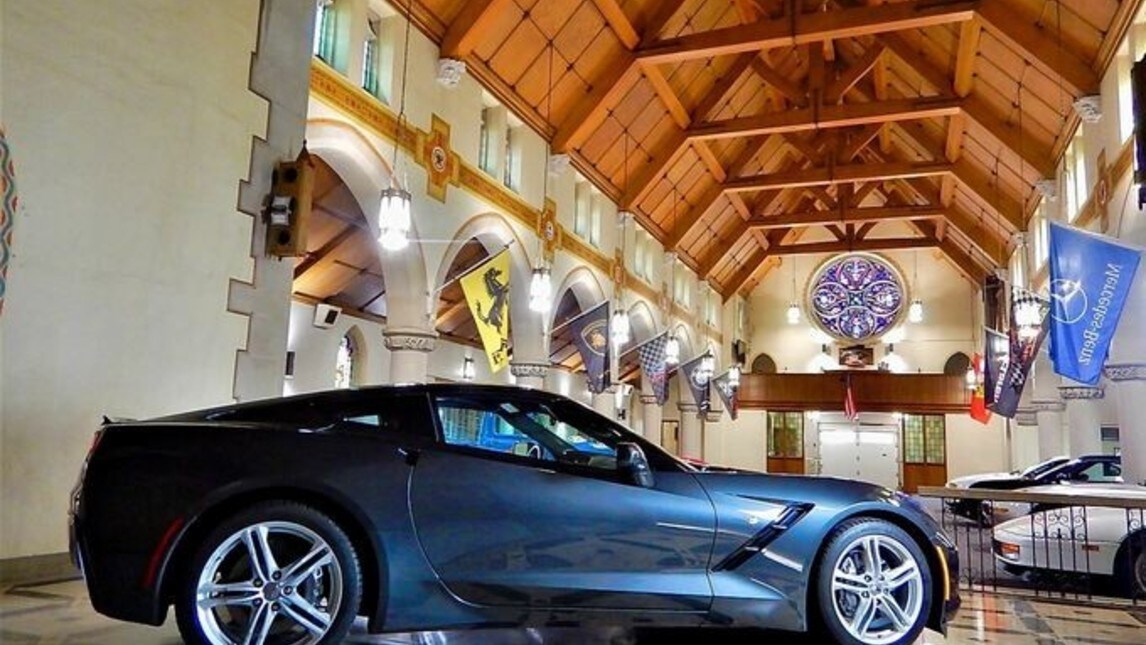 Holy Grail Garage, da luogo di culto a deposito per supercar: gli scatti