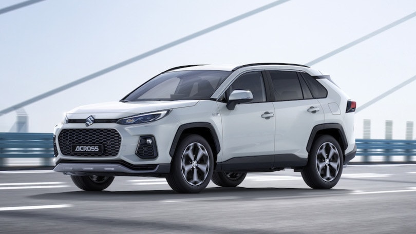Suzuki Across, il SUV plug-in hybrid "firmato" Toyota