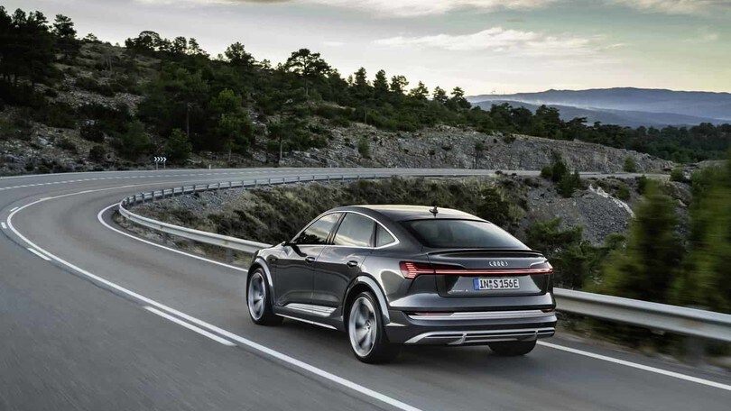 Audi e-Tron S, ecco la tre motori FOTO