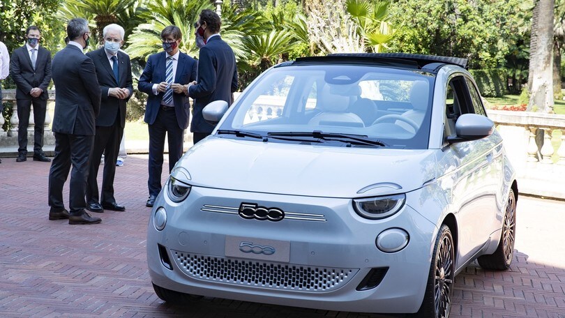 Fiat 500 elettrica: FCA la presenta a Sergio Mattarella  FOTO