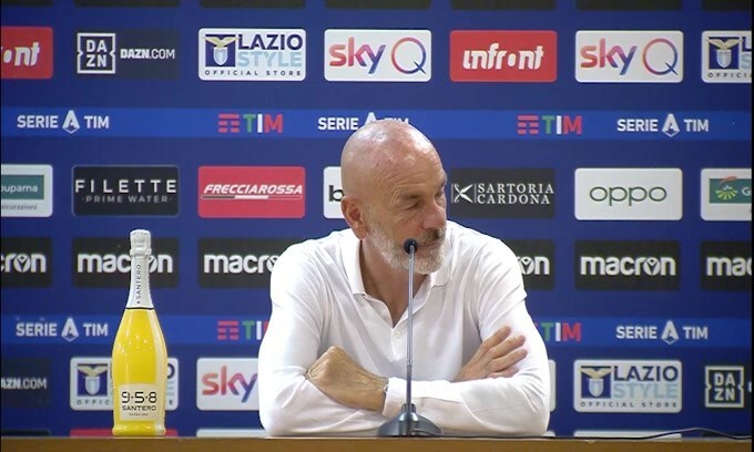 Pioli attore: "Devo far finta di guardare la platea?"
