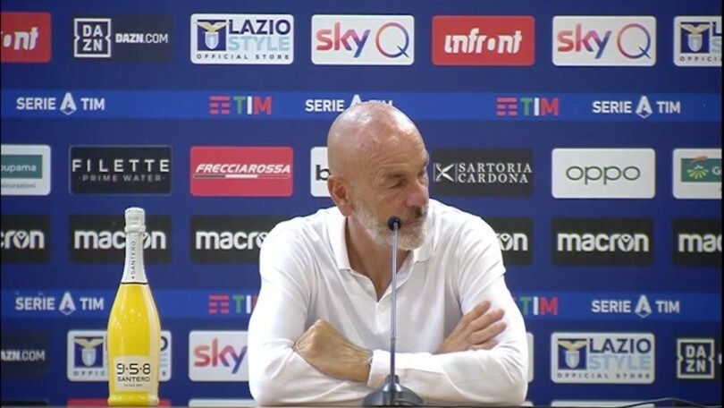 Pioli attore: "Devo far finta di guardare la platea?"