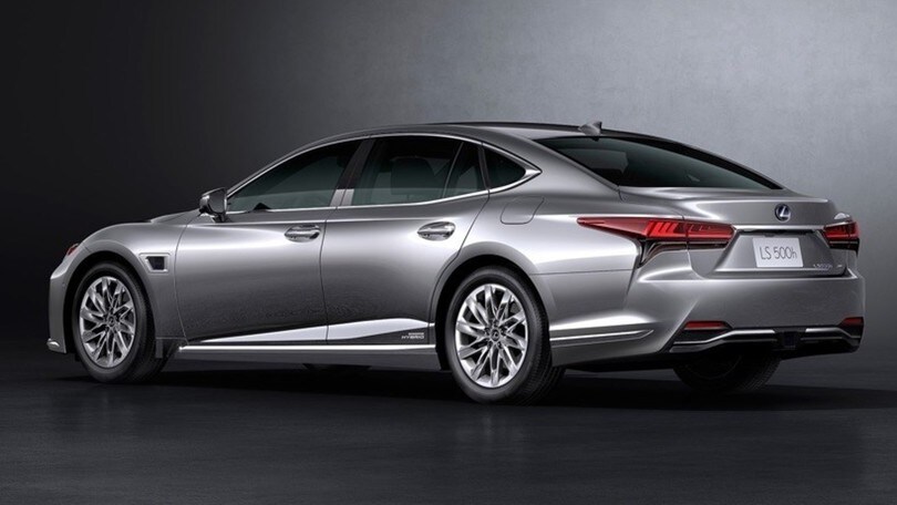 Lexus LS ecco il restyling