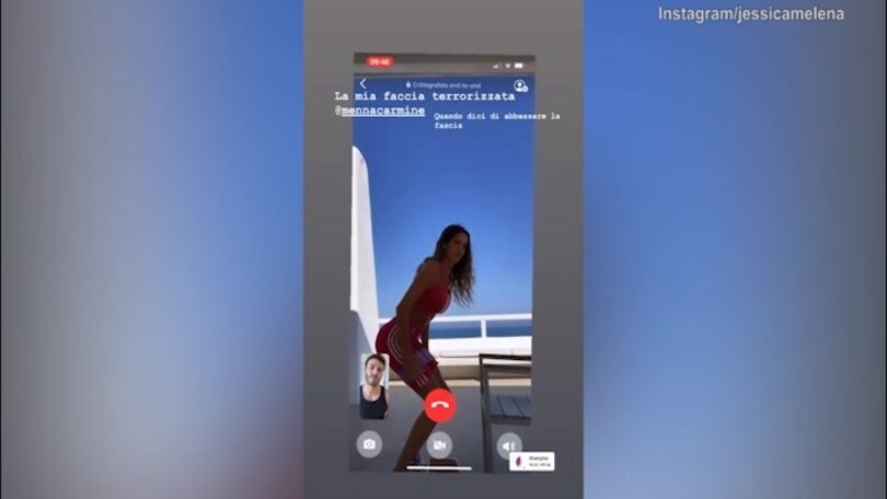 Allenamento per Jessica Melena, ma un esercizio la preoccupa...