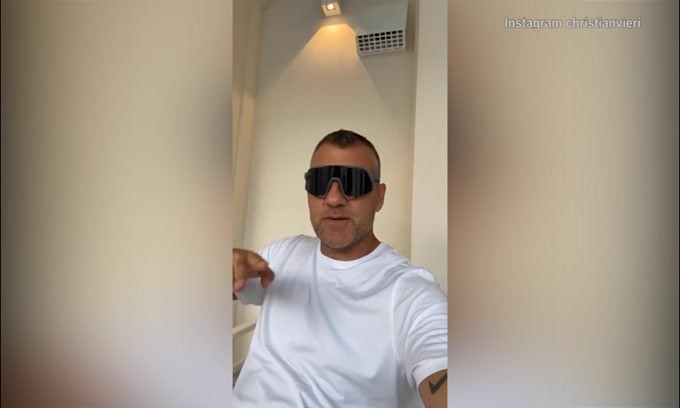 Vieri trasformato in Darth Vader