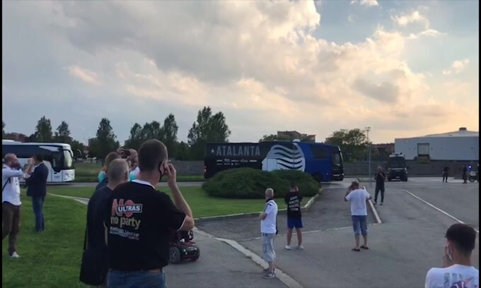 Juve-Atalanta, l'arrivo in pullman dei bergamaschi