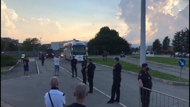 Juve, il pullman bianconero allo "Stadium"