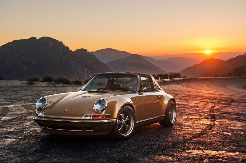 Porsche 911 by Singer: gli scatti