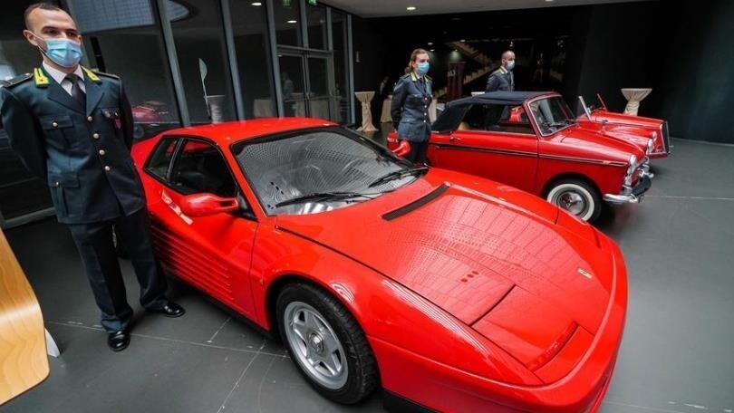 Lamborghini, Ferrari, Porsche, Corvette sequestrate: al Mauto una mostra da non perdere