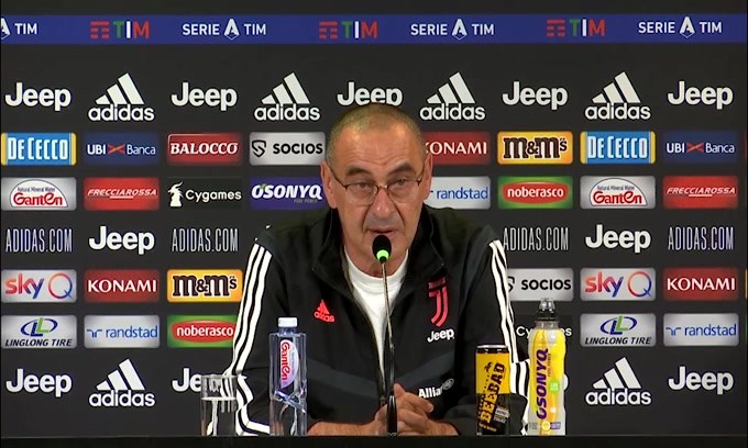 Sarri scherza: "Al Napoli ho fatto 38 partite dietro alla Juve.."