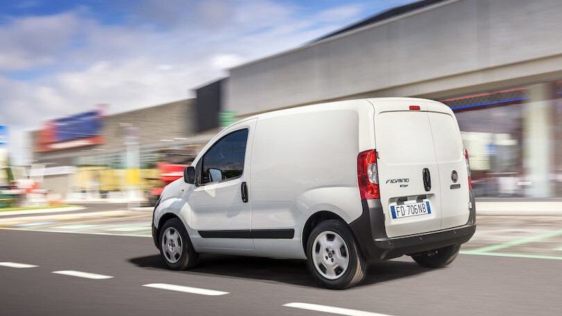 Fusione FCA-PSA, frenata per l'esame degli effetti nel settore LCV