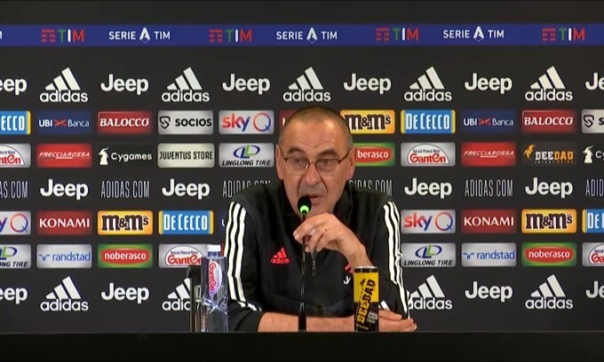 Sarri: "Critiche? Sto sui cog... a qualcuno"