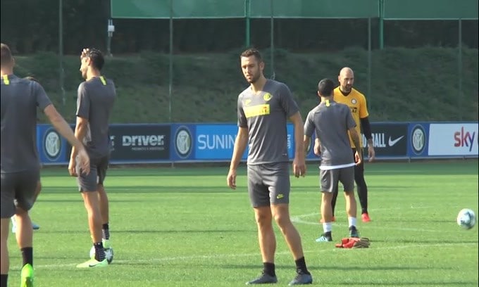 Inter, per De Vrij solo una leggera distorsione