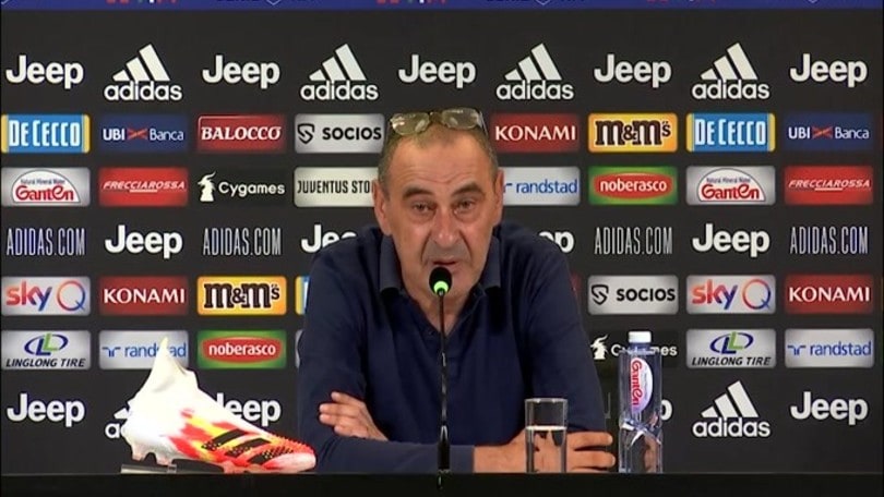 Sarri: "Critiche? Allenatore della Juve facile bersaglio"