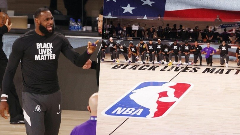 Nba, tutti in ginocchio alla ripartenza: le immagini fanno il giro del mondo