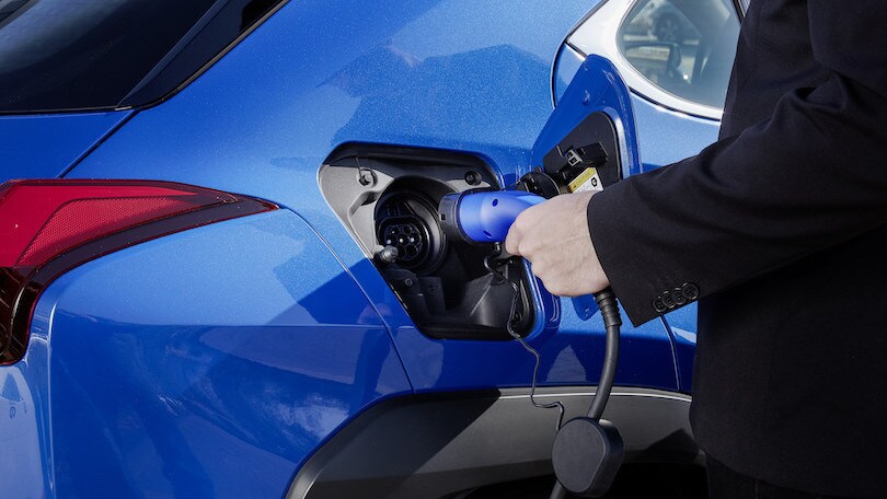 Toyota, ricarica completa in 15 minuti con le nuove batterie solide