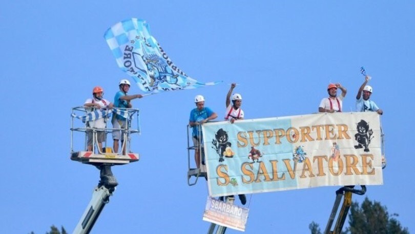 Tifosi dell'Entella affittano gru per seguire sfida col Cittadella