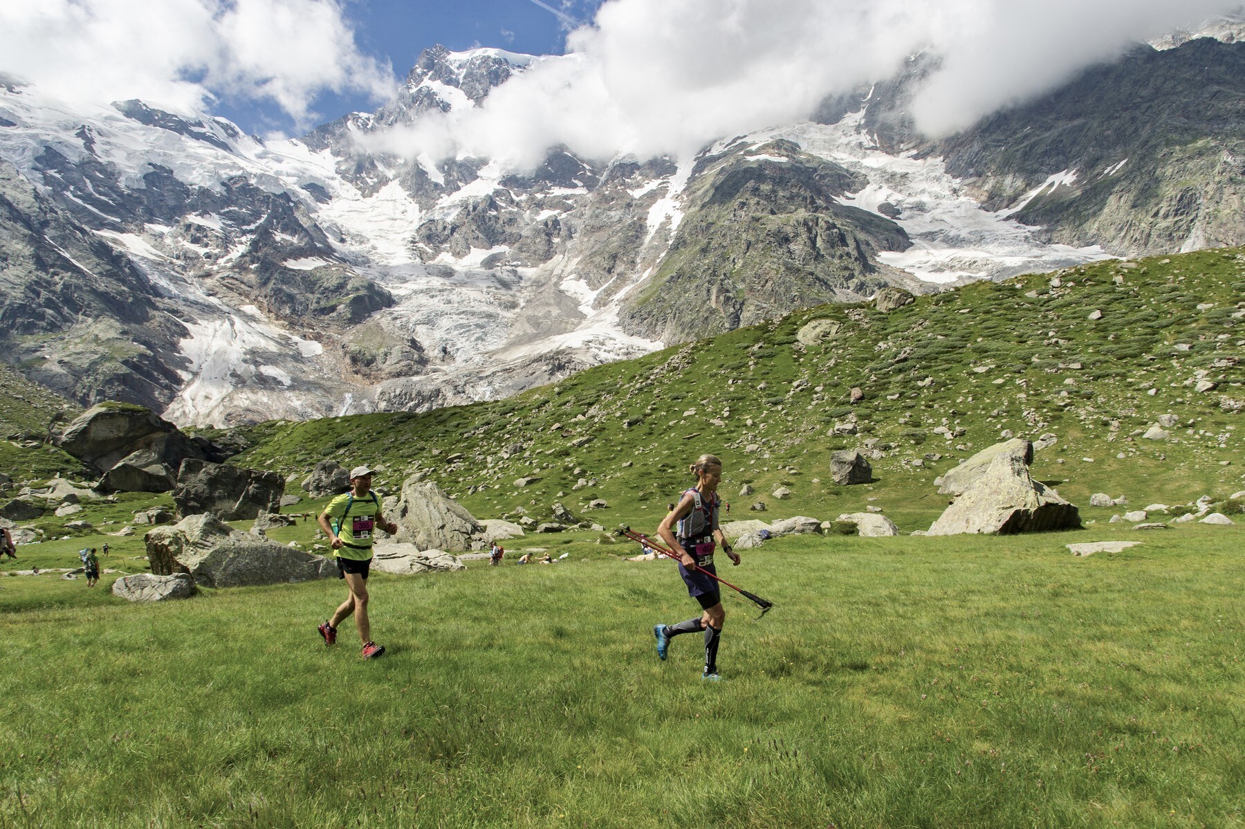 Corsa in montagna durante le vacanze. Come e cosa fare