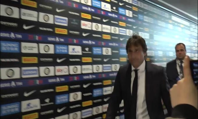 Rabbia Conte: "Non ho chiesto se cacciano Sarri dalla Juve"