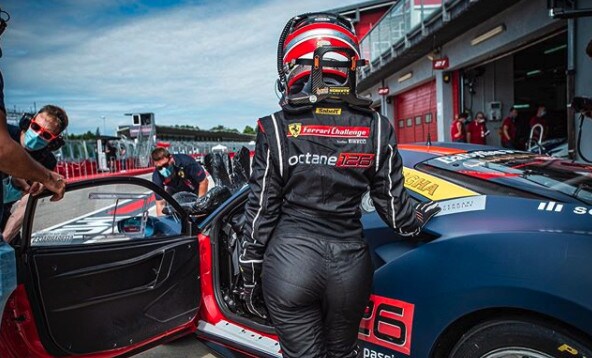 Motorsport e tacchi a spillo, il lato rosa delle corse: FOTO