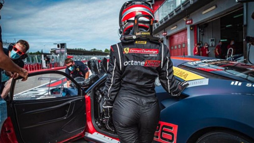 Motorsport e tacchi a spillo, il lato rosa delle corse: FOTO