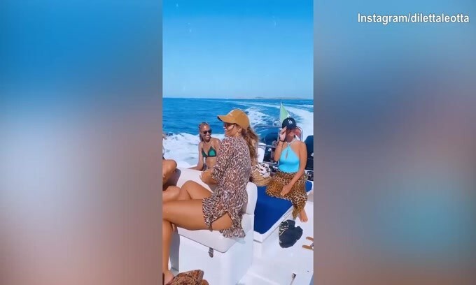 Diletta Leotta: gita in barca tra sole e risate