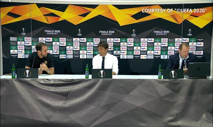 Conte scherza con Godin: "Fattela una birretta.."