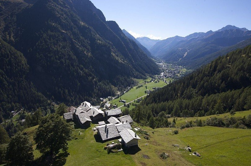 Gressoney, in cammino con la storia