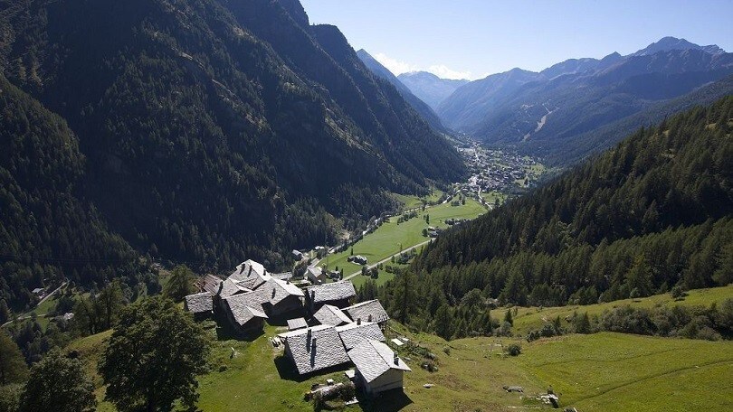 Gressoney, in cammino con la storia