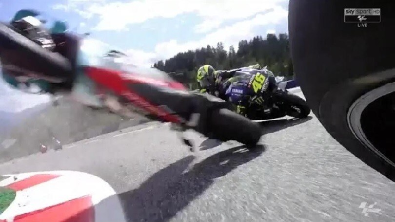 Gp Austria: terribile incidente tra Zarco e Morbidelli, Valentino Rossi illeso per miracolo
