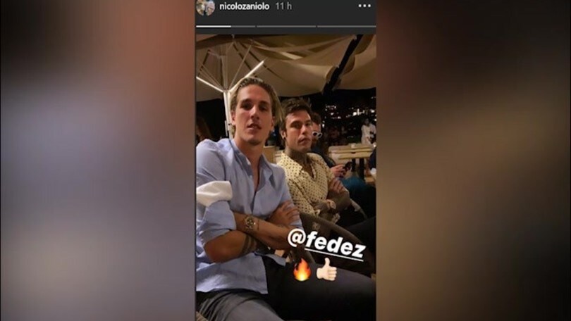 Zaniolo a cena con Fedez in Sardegna