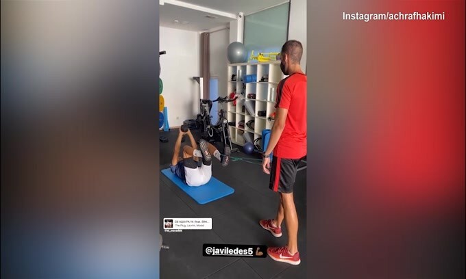 Inter, Hakimi lavora e suda in attesa di cominciare