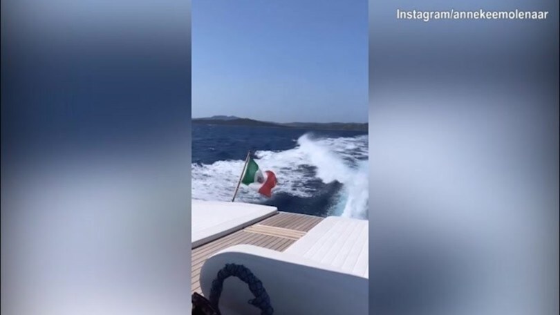 Juve, gita in barca De Ligt e la fidanzata