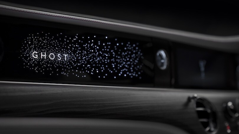 Rolls Royce Ghost, sul cruscotto brilla l'Illuminated Fascia