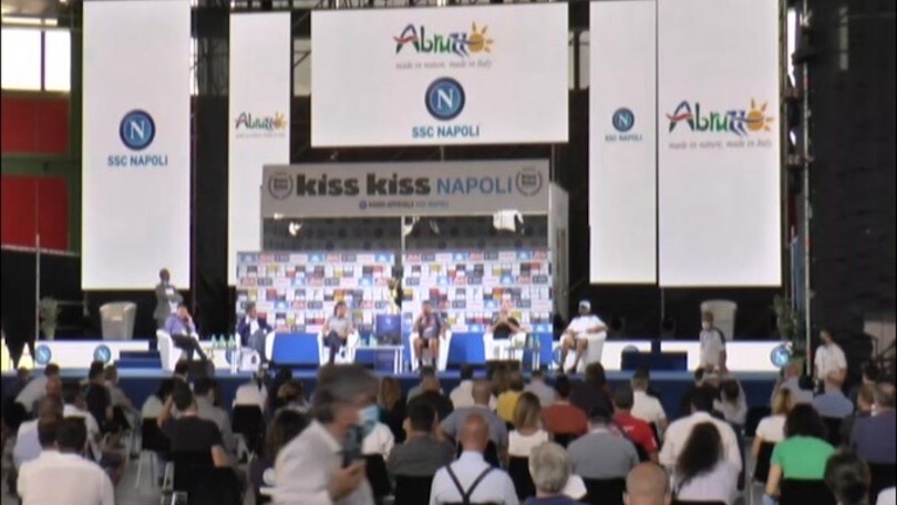 De Laurentiis show: "A certi arbitri che sbagliano danno la finale di Champions"