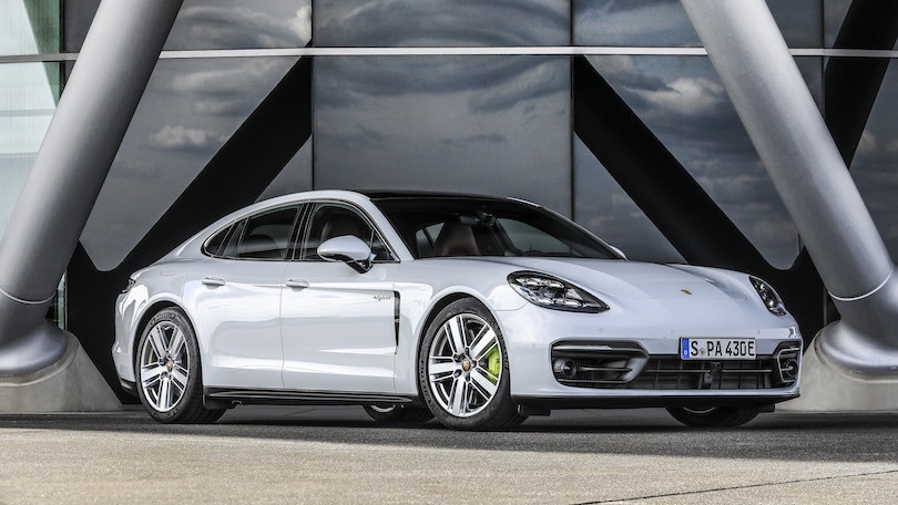 Porsche Panamera restyling Ibrido e Turbo S: prezzi, motori e caratteristiche